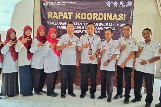 Visitasi Monev Keterbukaan Informasi Publik dari Diskominfo Kabupaten Klaten di Kecamatan Trucuk