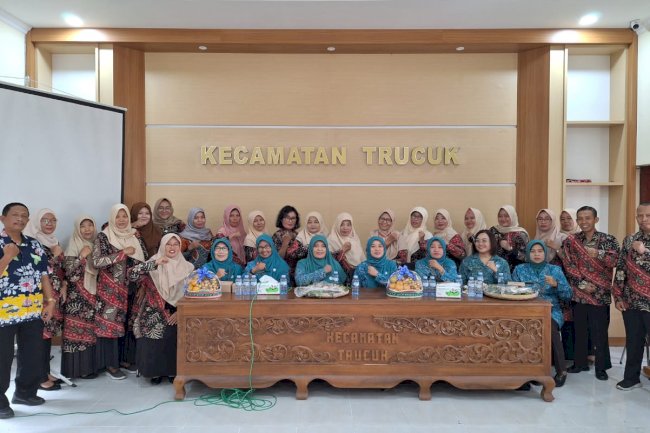 Pembinaan Administrasi PKK dari TP PKK Kabupaten