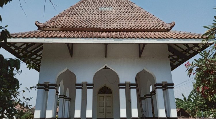 Wisata Klaten: Makam Ronggowarsito 