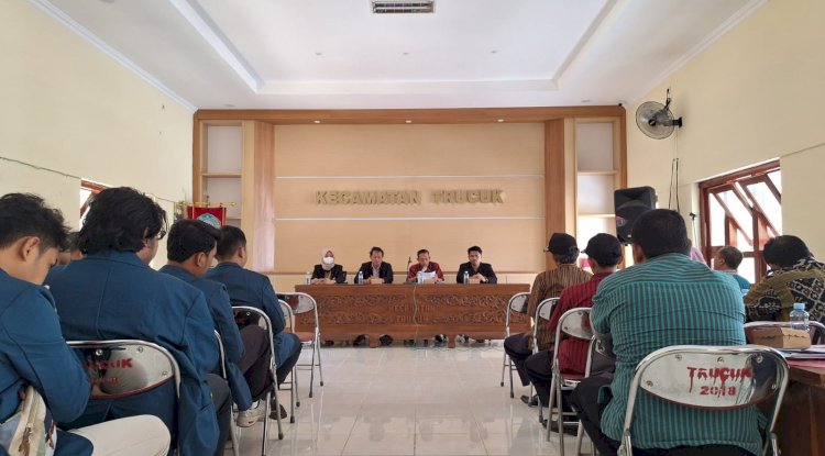 Rapat Koordinasi Kegiatan KKN (Kuliah Kerja Nyata) UNDIP di Kecamatan Trucuk
