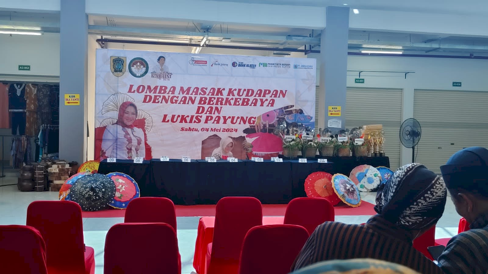 Lomba Masak Kudapan dan Lukis Payung di Pasar Gedhe