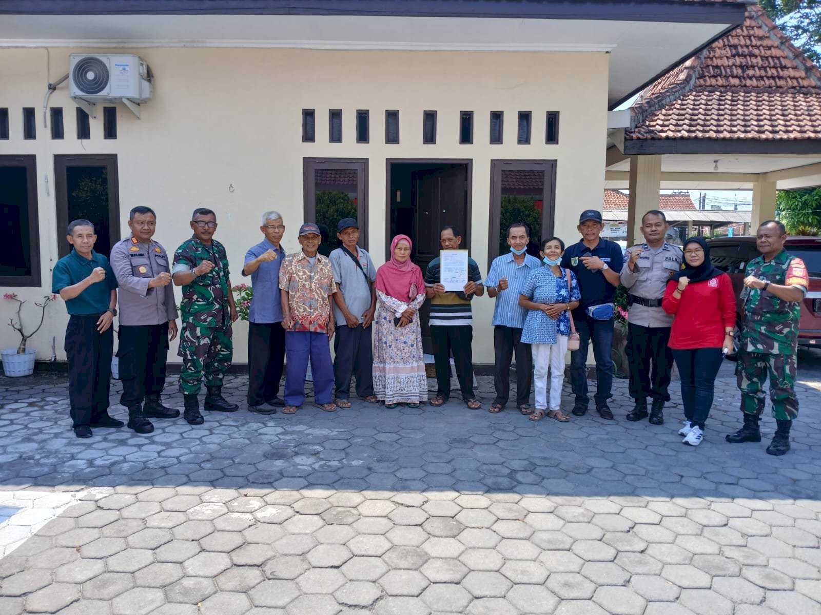 Rapat Mediasi Tentang Aduan Masyarakat Desa Mandong