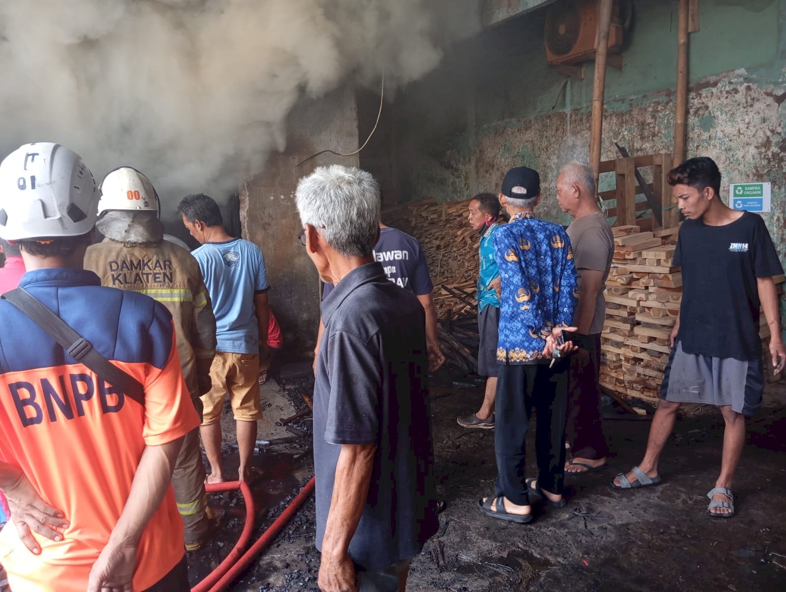 Cek Lokasi Kebakaran Oven Kayu di Desa Jatipuro