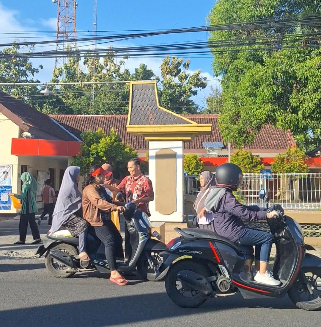 SETITI Kecamatan Trucuk Berbagi Takjil