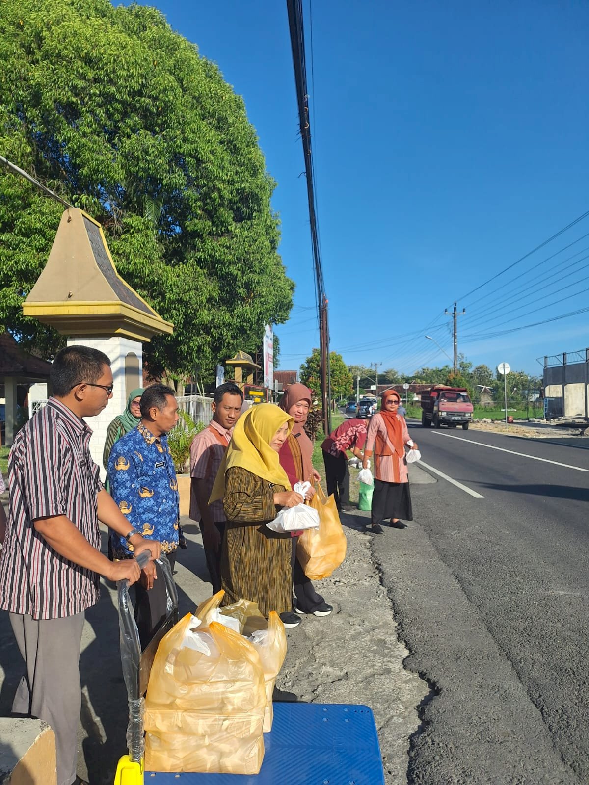 SETITI Kecamatan Trucuk Berbagi Takjil