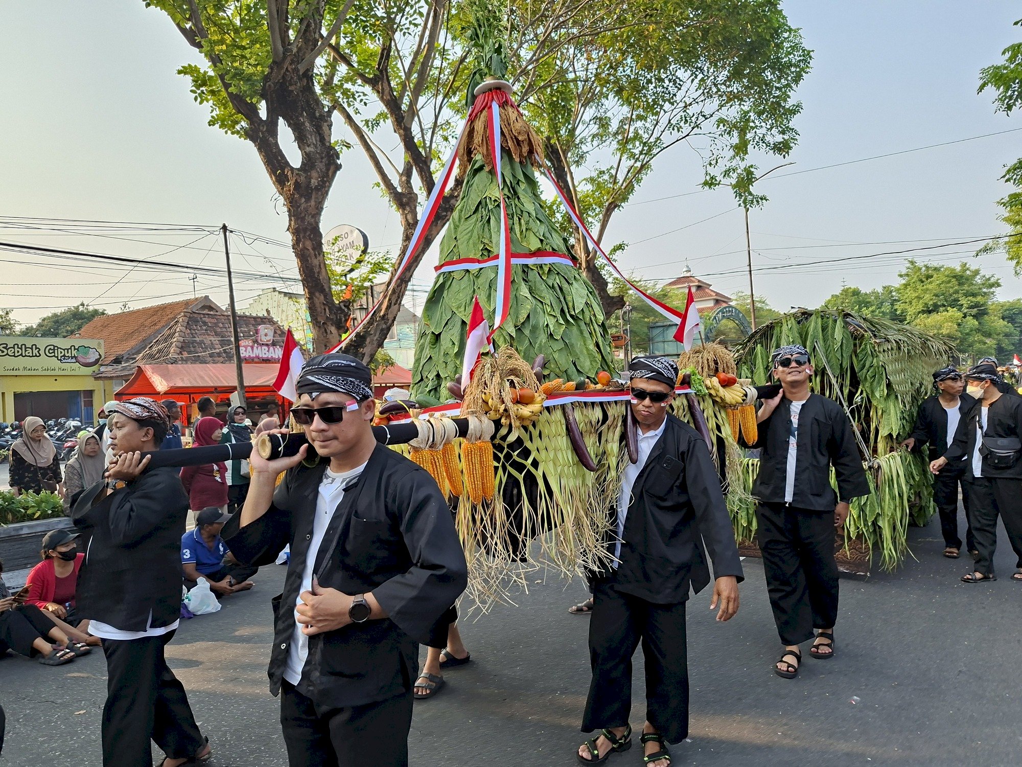 Emas Hijau Tanah Klaten, Kecamatan Trucuk Mengikuti Karnaval Budaya 2026.