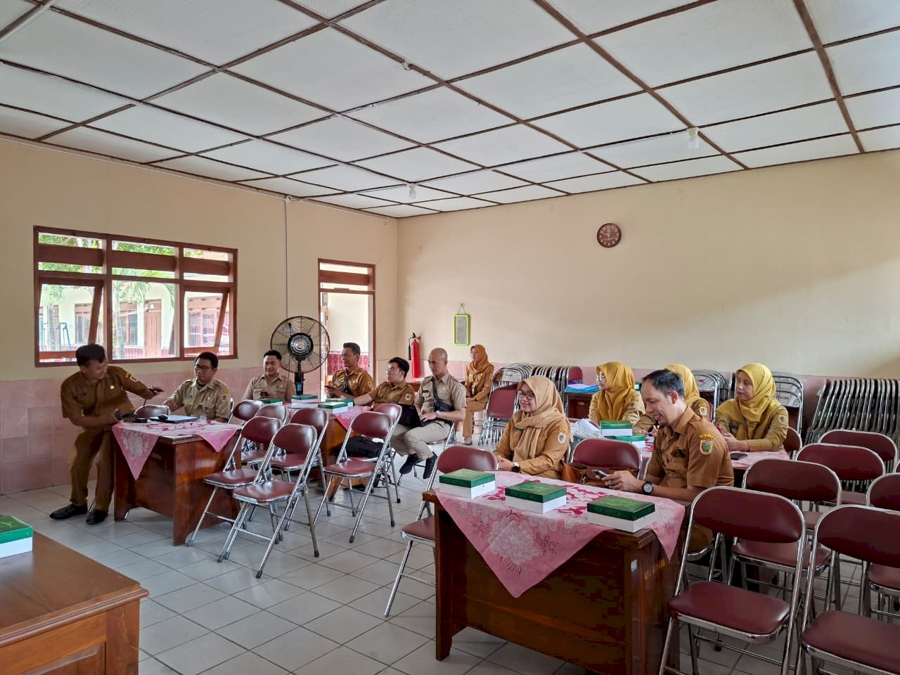 Perkuat Kesiapan EKK 2026, Kecamatan Trucuk Terima Monitoring dan Evaluasi Pembinaan