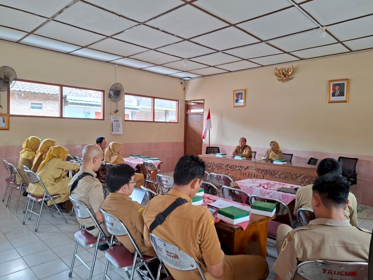 Perkuat Kesiapan EKK 2026, Kecamatan Trucuk Terima Monitoring dan Evaluasi Pembinaan